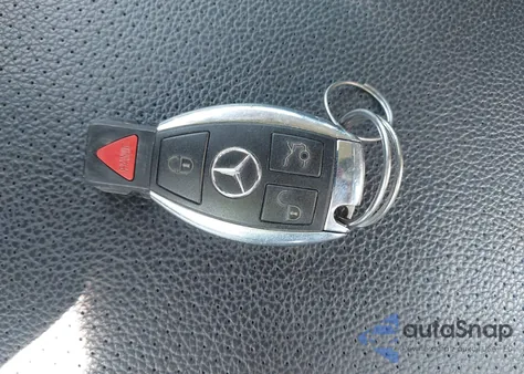 2013 Mercedes-Benz C 300 Luxury 4Matic/Sport 4Matic из США, поврежденный, VIN WDDGF8AB0DR253144